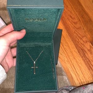 Windsor Jewlers Cross Necklace